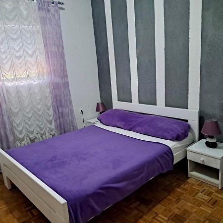 Apartment Vujcic Donji Okrug  외부 사진